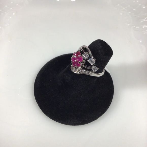 Gorgeous Pave Cubic Zirconia and Ruby Flower Silver Fashion Ring - Size 8 - Picture 3 of 8